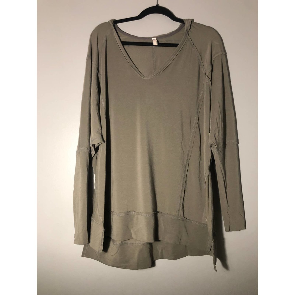 🔥NWOT FP MOVEMENT HOODED LONG SLEEVE TOP🔥